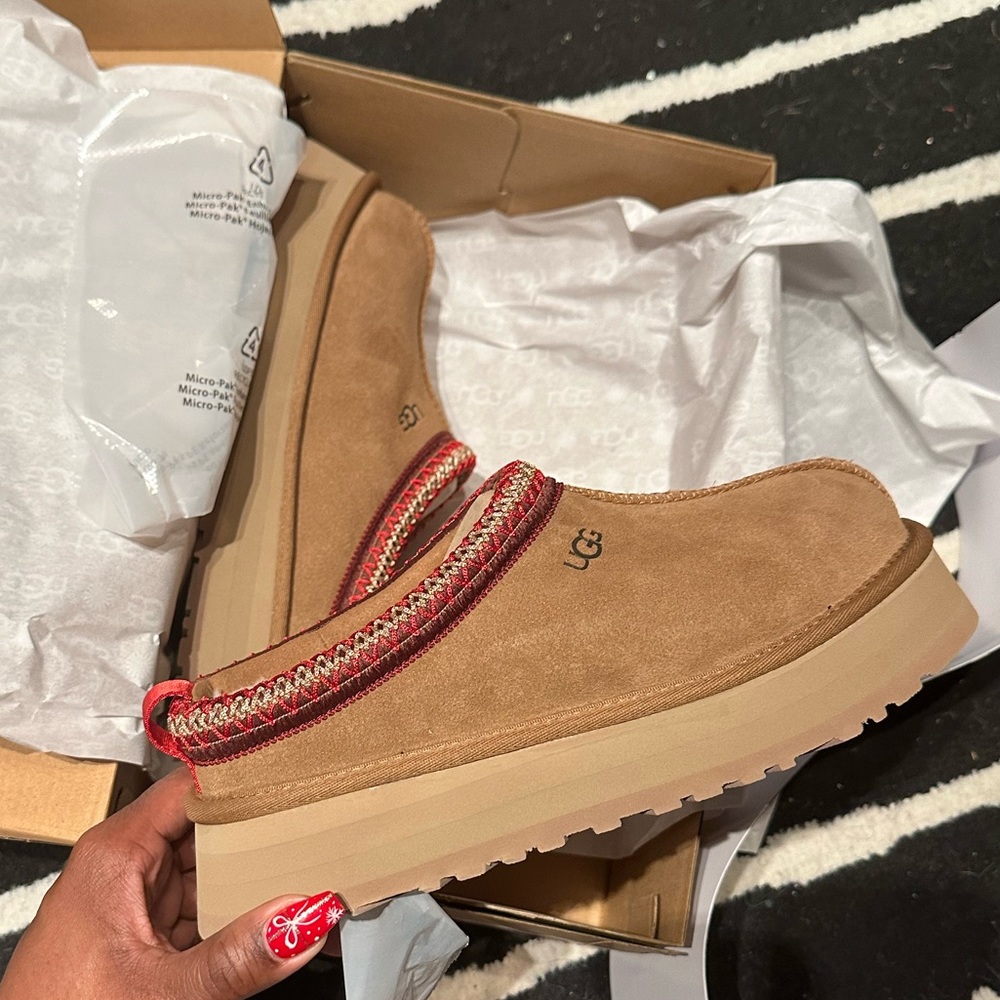 Ugg Tazz